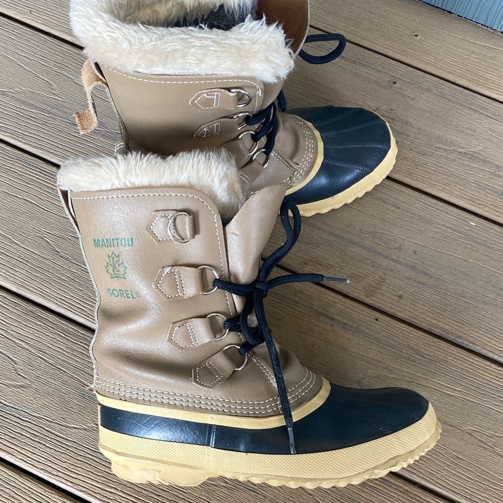 Vintage Sorel Manitou Tan and Black Snow Boots